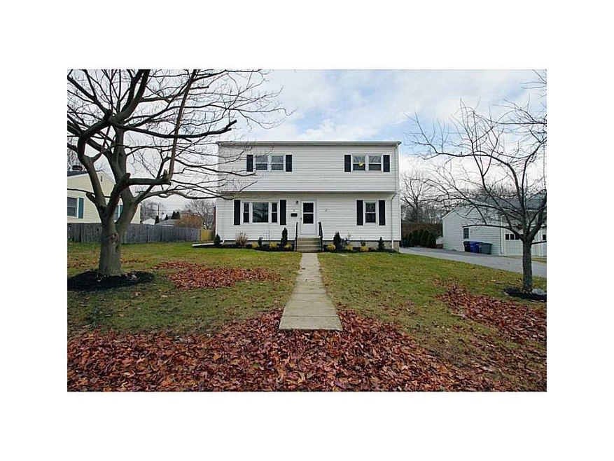 30 Toppa Blvd, Newport, RI 02840 - photo 1