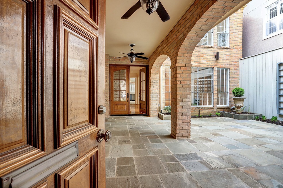 1906 Brun St, Houston, TX 77019 - photo 1