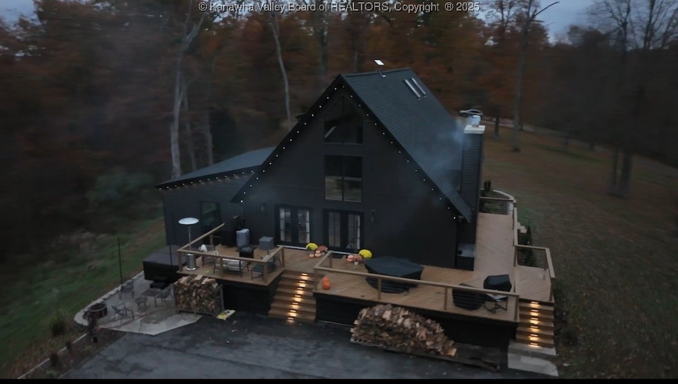 611 Olympia Fields Dr, Winfield, WV 25213 - photo 1