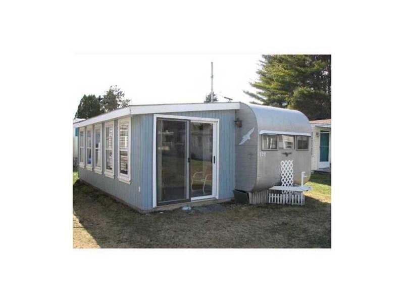 333 Long Sands Road (Salt Aire) unit 28T, York, ME 03909 - photo 1