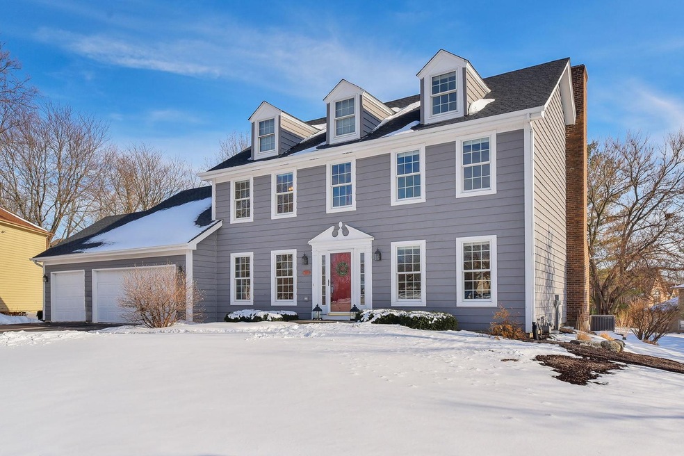 1072 Kristin Ct, Batavia, IL 60510 - photo 1