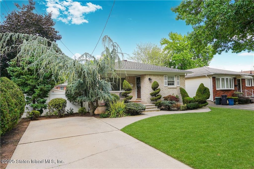 381 Burgher Ave, Staten Island, NY 10305 - photo 1
