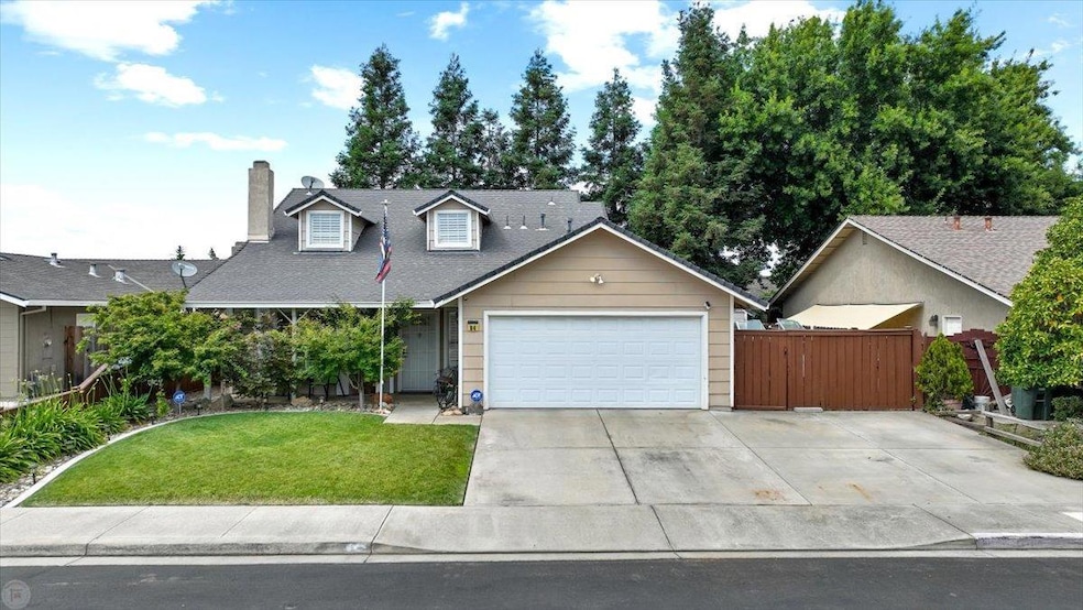 64 Obsidian Dr, Oakdale, CA 95361 - photo 1