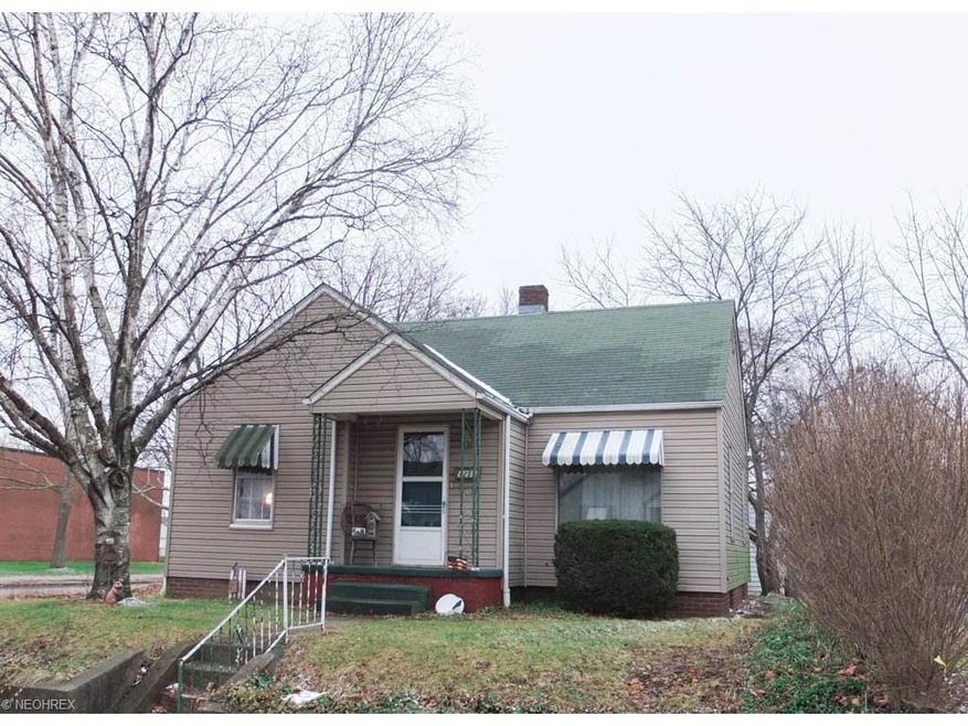 Fantastic, fully applianced 2 bedroom, 1 full bath