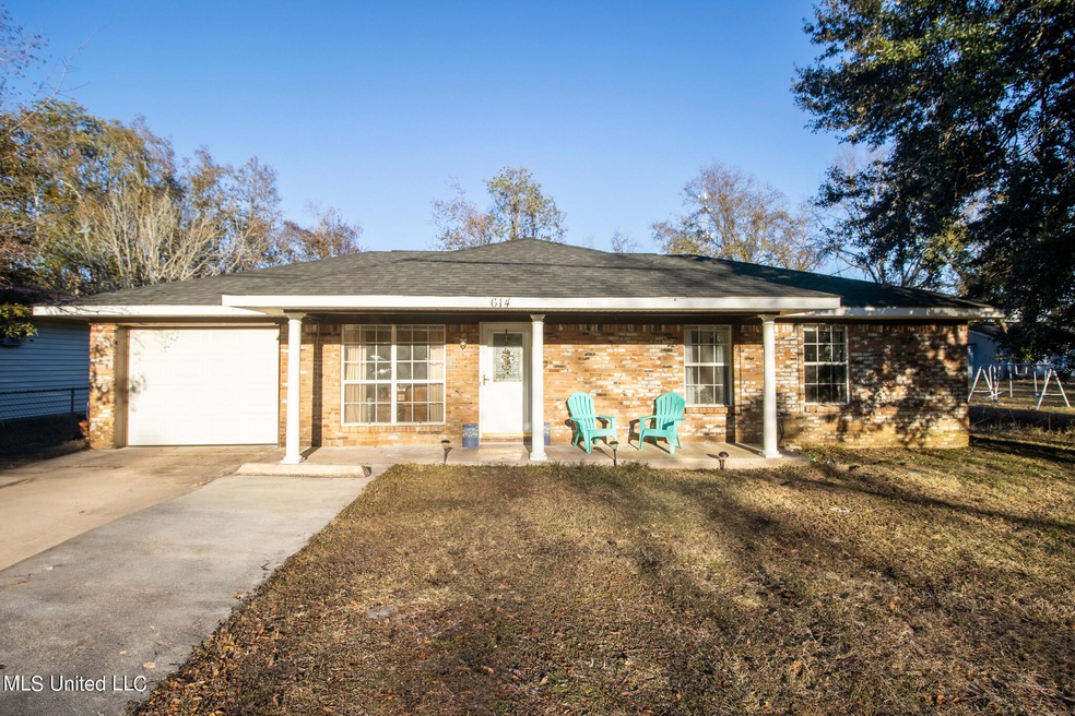 614 N Wright-56021