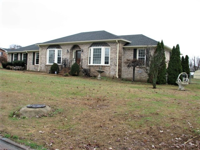 202 Northwood Ave, Shelbyville, TN 37160 - photo 1