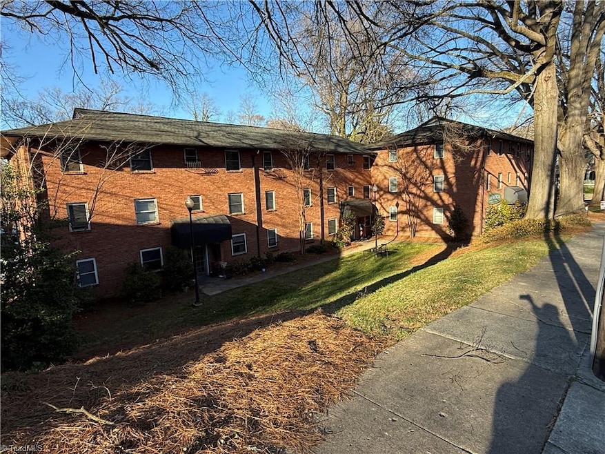 847 W 6th St unit E, Winston Salem, NC 27101 - photo 1