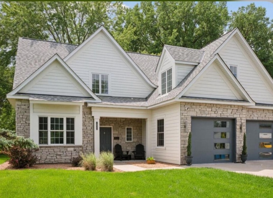 1032 Gardner St E, Wayzata, MN 55391 - photo 1