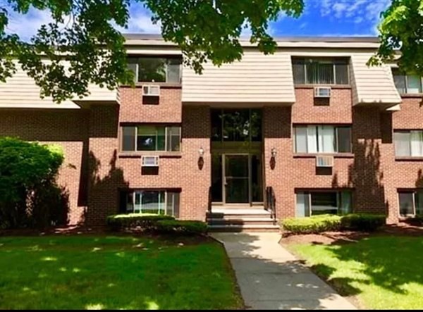 14 Hallmark Gardens unit 1, Burlington, MA 01803 - photo 1