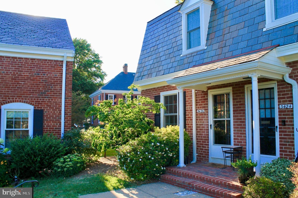 3426 S Wakefield St, Arlington, VA 22206 - photo 1