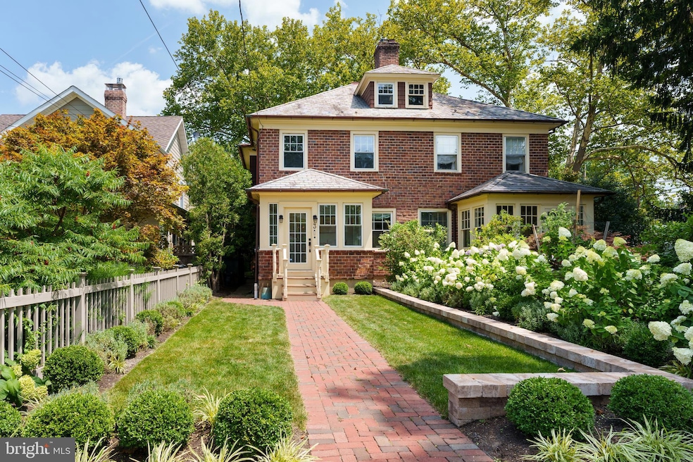 Under Contract $1,165,000