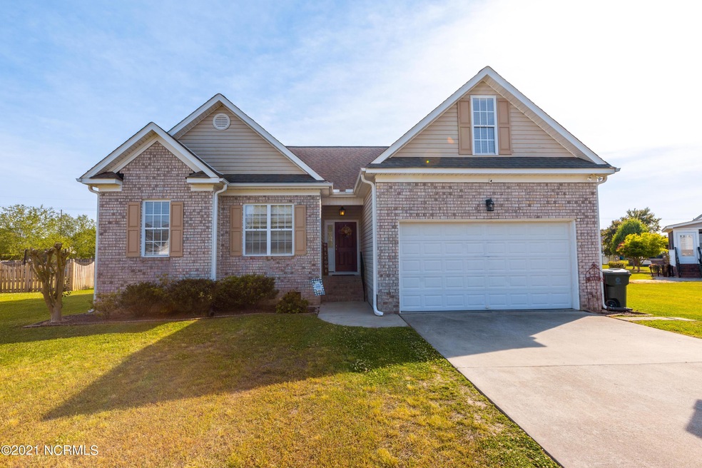 204 Lafollette Dr, Winterville, NC 28590 - photo 1