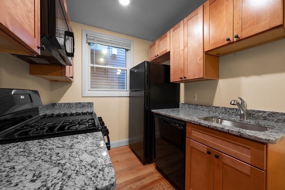 82 Sacramento St unit 3, Somerville, MA 02143 - photo 1