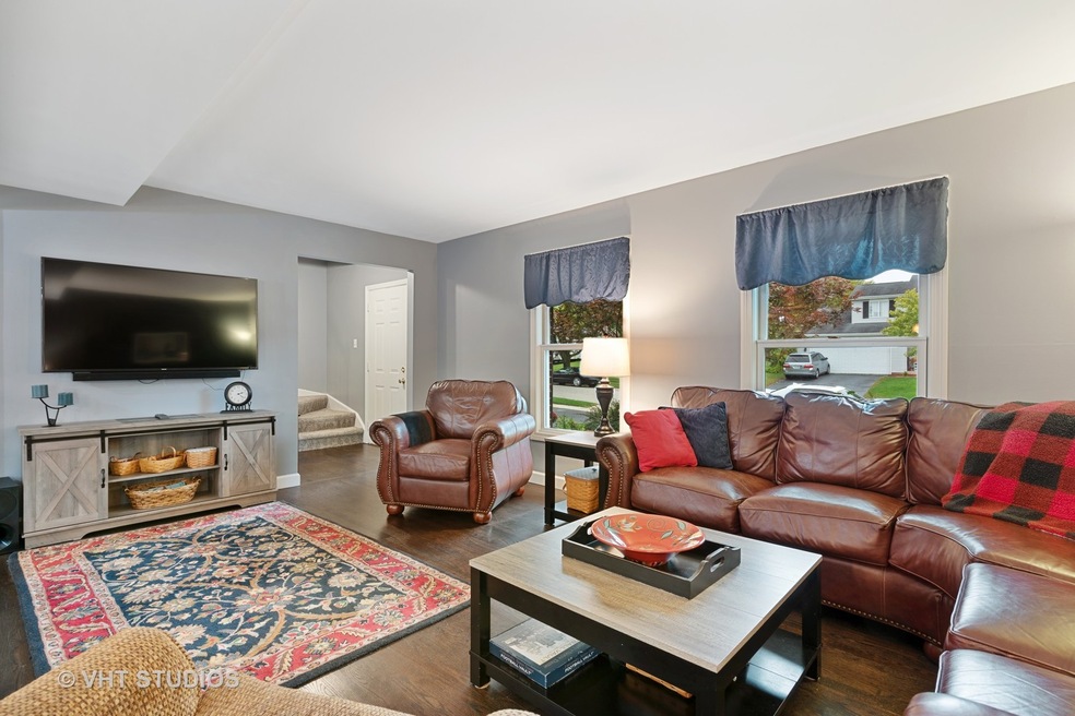 440 Candlewood Ct, Algonquin, IL 60102 - photo 1