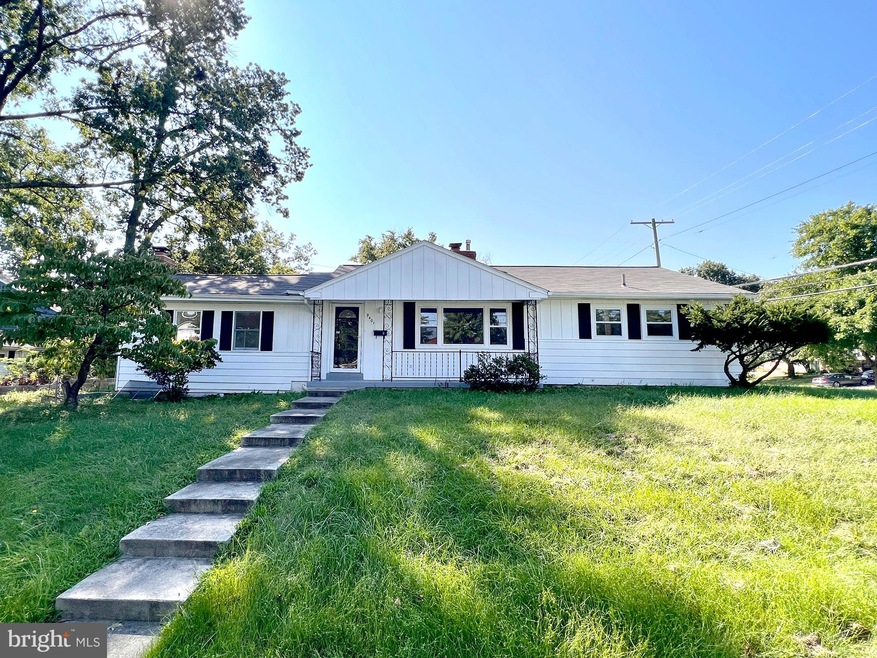 9401 Sheridan St, Lanham, MD 20706 - photo 1