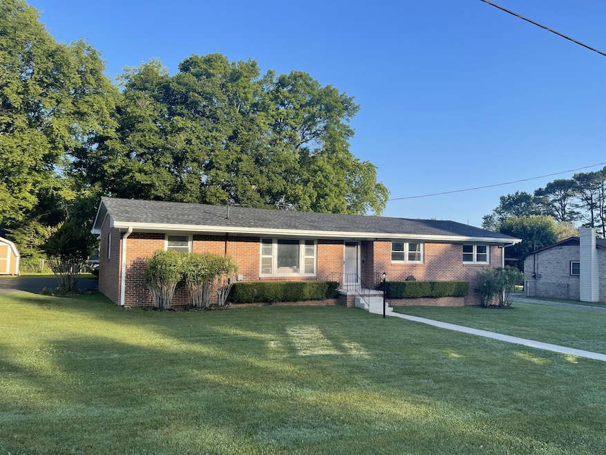 122 Burrum Dr, Shelbyville, TN 37160 - photo 1