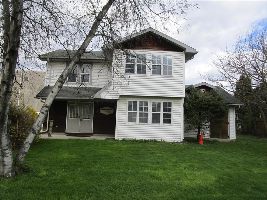 429 S Railroad St, Walnutport, PA 18088 - photo 1