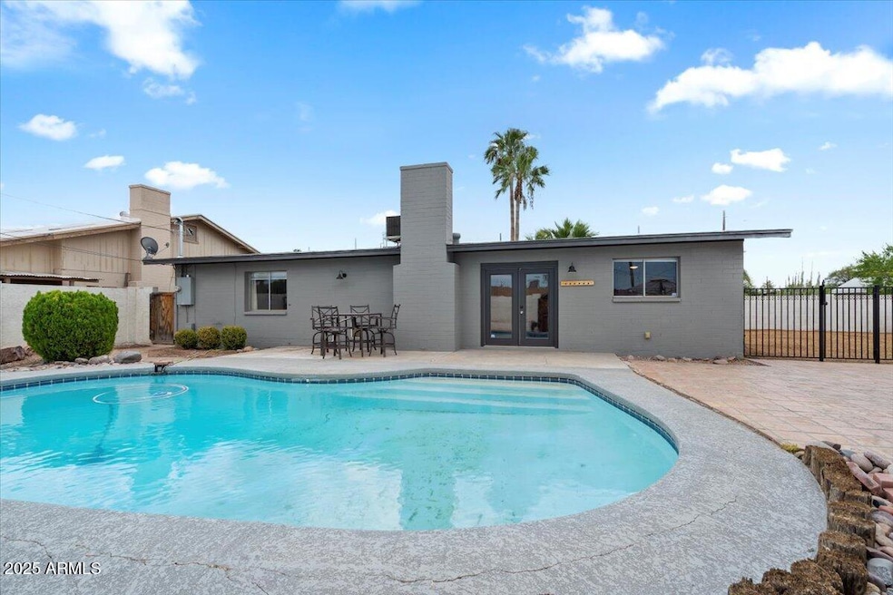 1102 E Redondo Cir, Tempe, AZ 85282 - photo 1