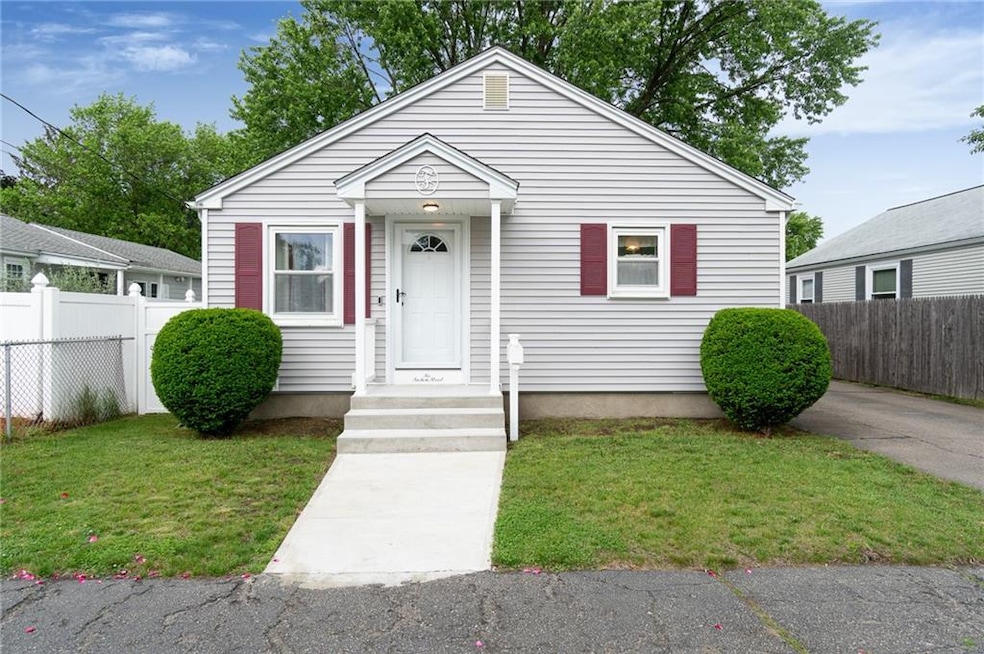 6 Sachem St, Pawtucket, RI 02861 - photo 1