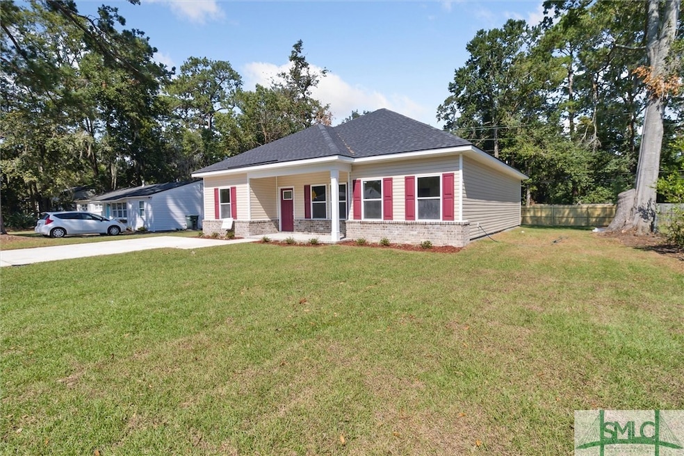 2118 N Fernwood Dr, Savannah, GA 31404 - photo 1