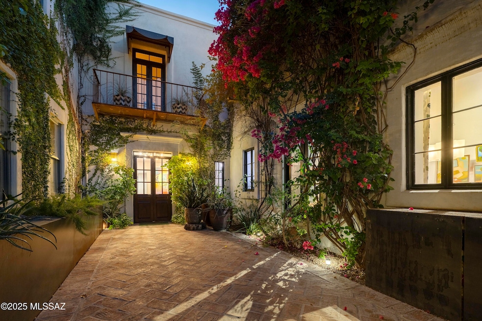 Incredible Barrio Viejo Residence