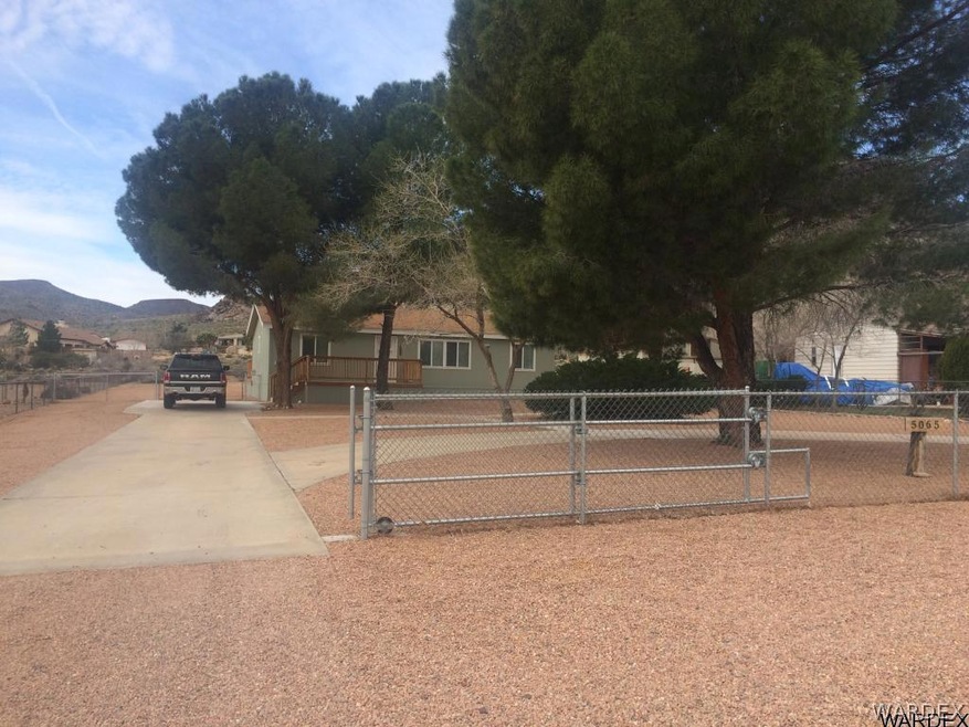 5065 W Camelback Loop