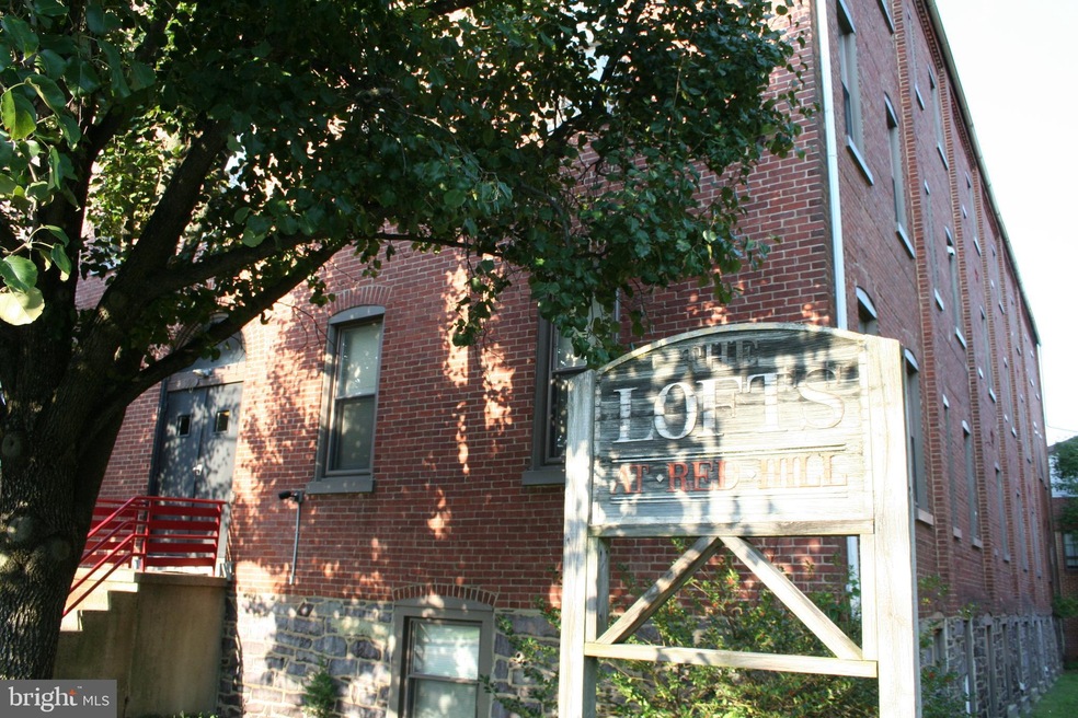 350 Main St unit 303, Red Hill, PA 18076 - photo 1