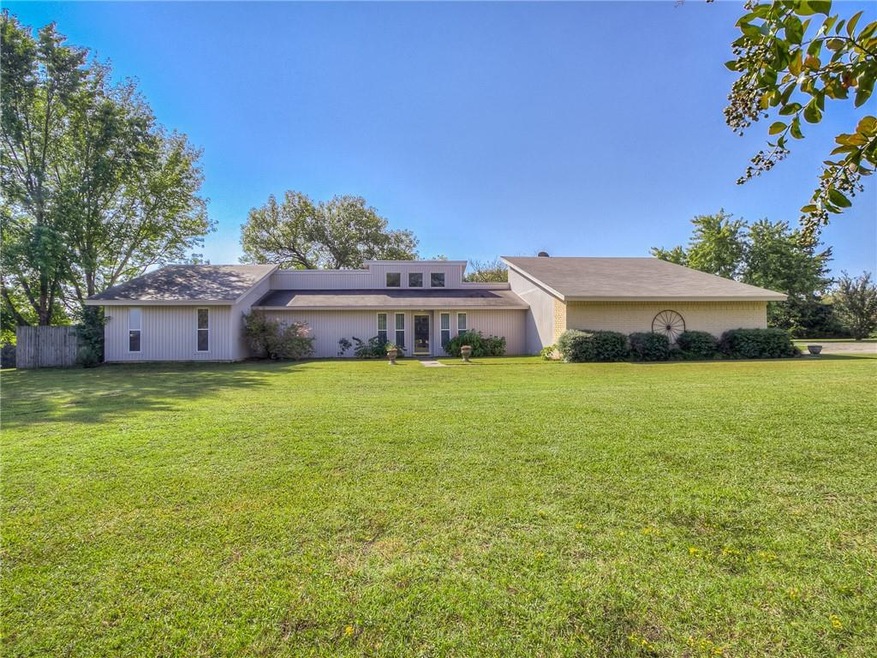 Front view of House facing North (Skeet Dr)