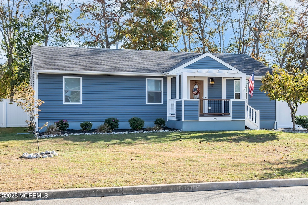 101 Topsail Ln, Manahawkin, NJ 08050 - photo 1