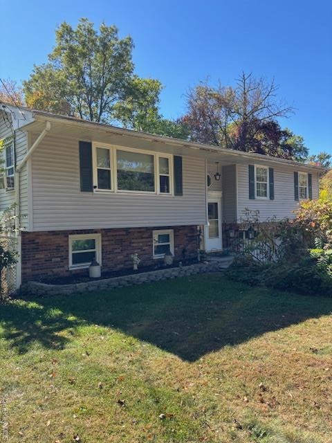 8 Rayland Rd, Newburgh, NY 12550 - photo 1