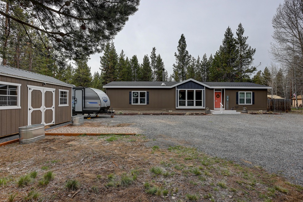 17477 Auklet Dr, Bend, OR 97707 - photo 1