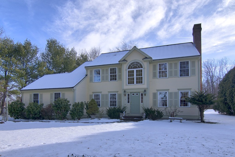 2 Breezy Point Rd, Acton, MA 01720 - photo 1