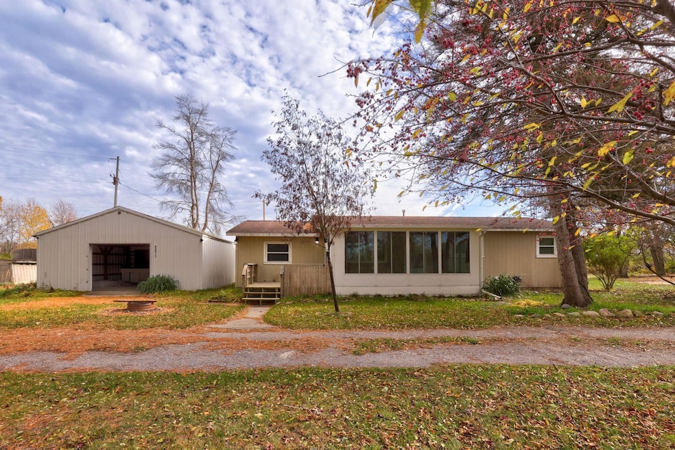 5675 Oak Rd, Vassar, MI 48768 - photo 1