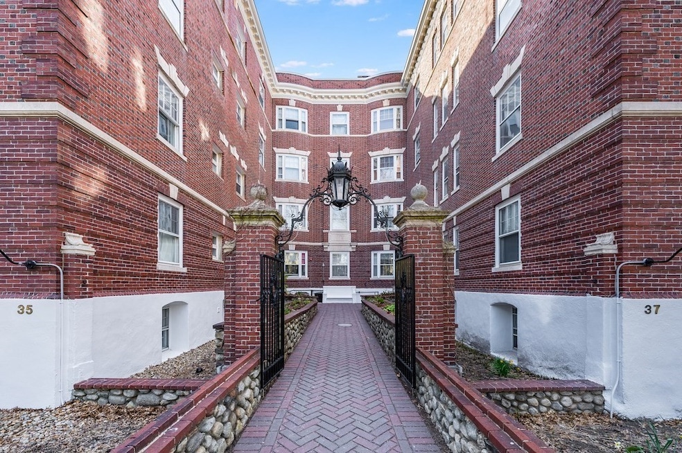 Sold $488,000 • Co-Listing Agent