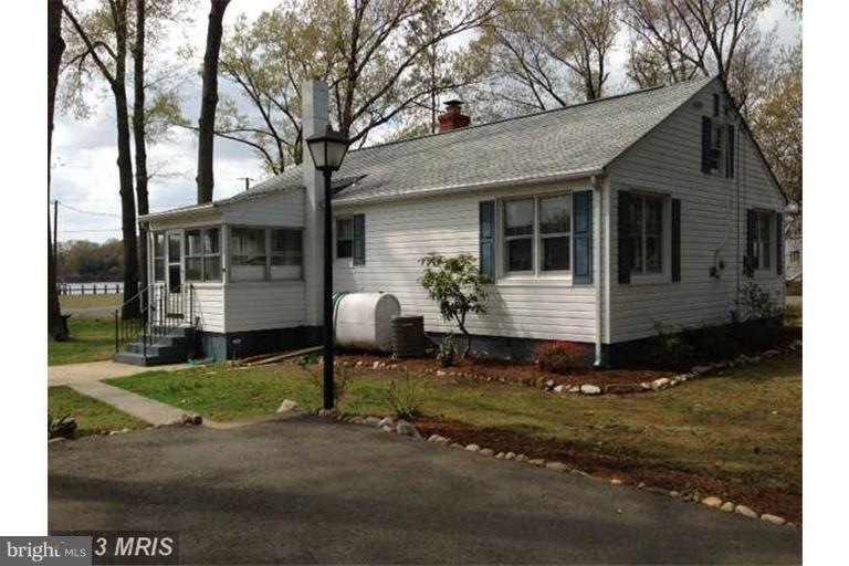 400 Lawrence Ln, Colonial Beach, VA 22443 - photo 1