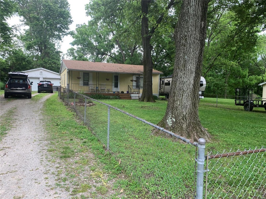 1702 California Ave, Collinsville, IL 62234 - photo 1