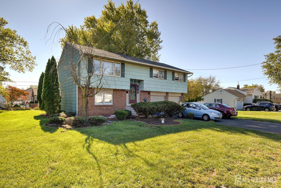 Under Contract $479,900