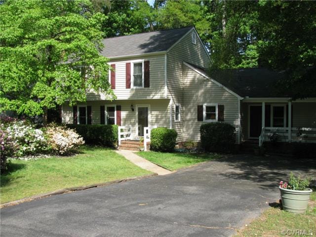 Welcome 10118 Dawndeer Lane in Raintree!
