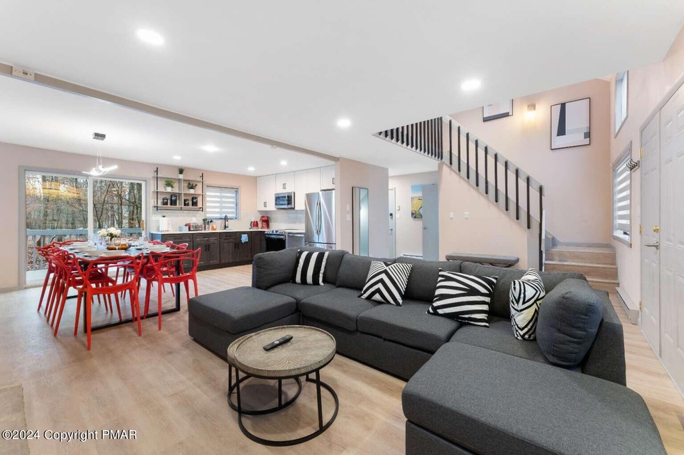 115 Sundew Dr, East Stroudsburg, PA 18301 - photo 1