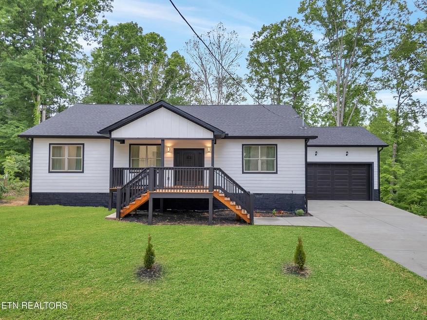 1395 Willow Creek Ln, Sevierville, TN 37876 - photo 1