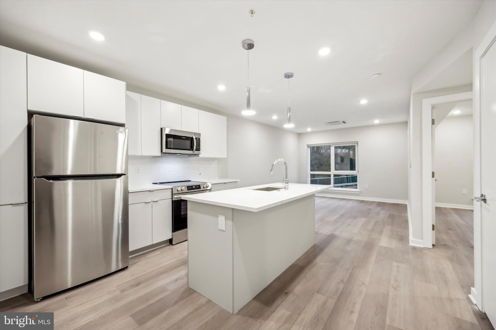 3449 Scotts Ln unit B409, Philadelphia, PA 19129 - photo 1