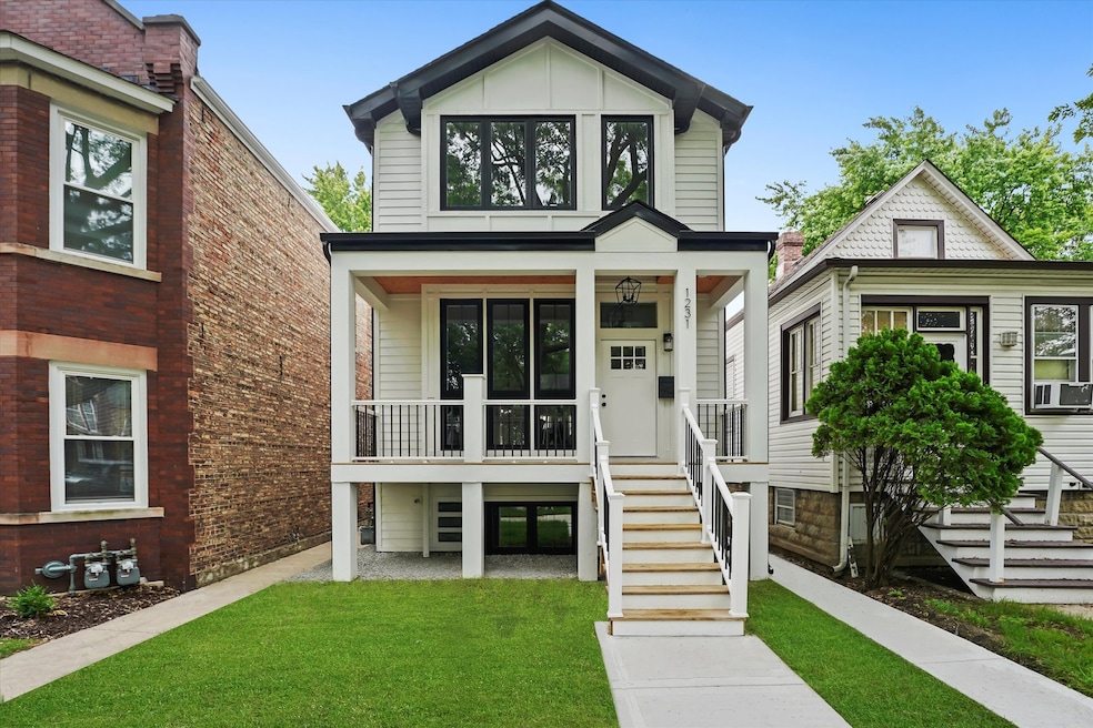 Pending $699,000