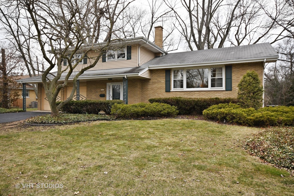 325 Spruce Dr, Naperville, IL 60540 - photo 1