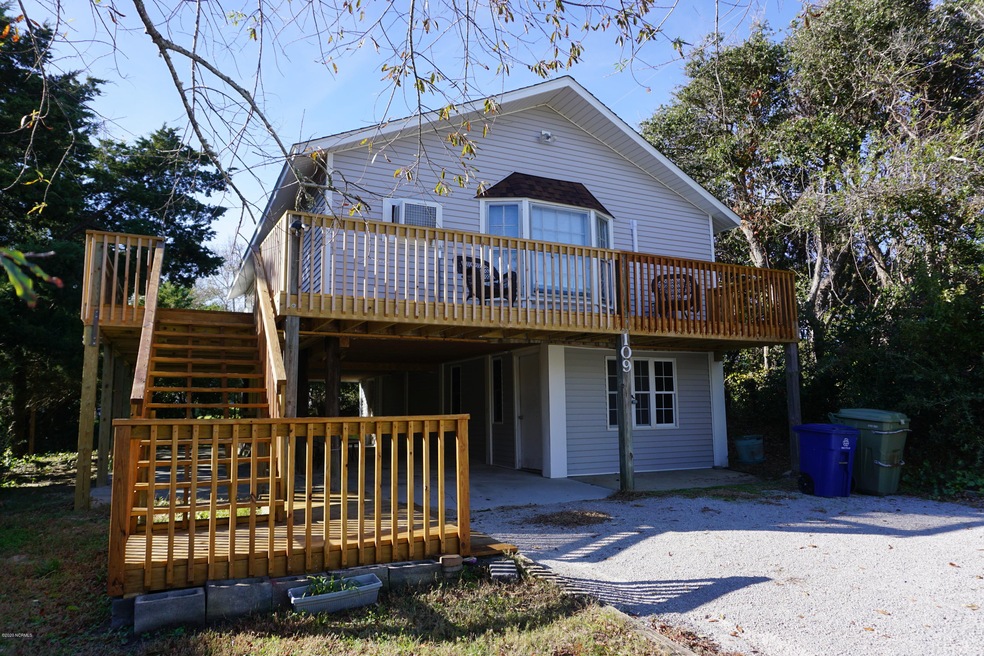 Curb Side Elevation