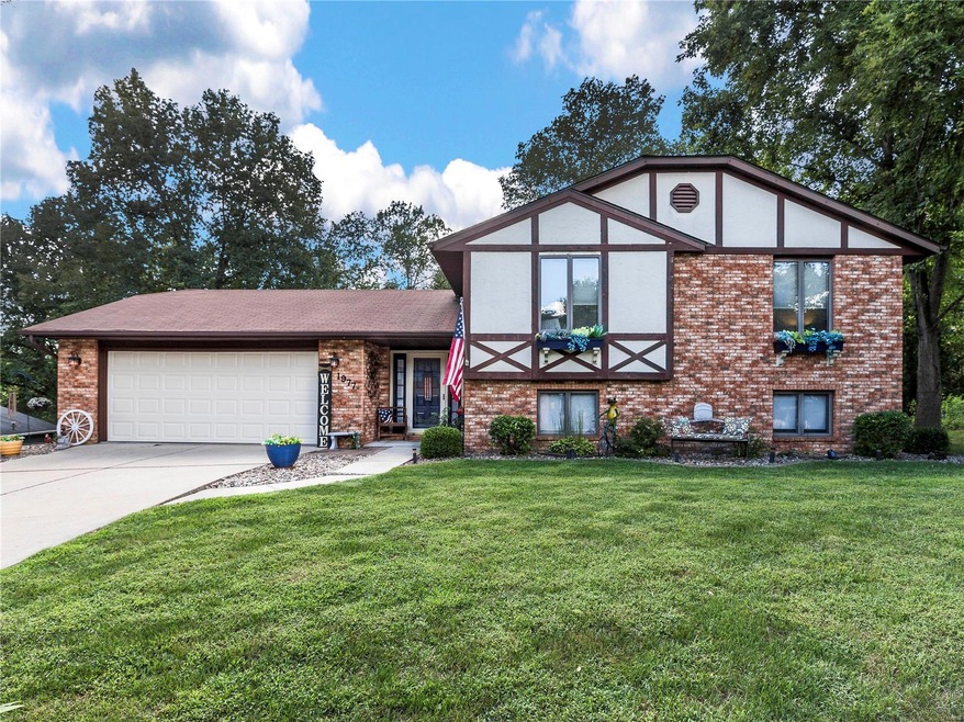 1977 Mapleleaf Dr, Collinsville, IL 62234 - photo 1
