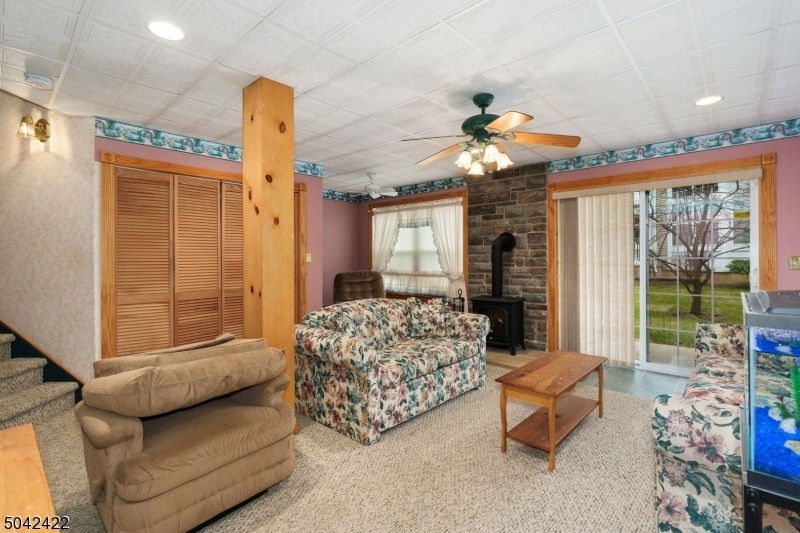 1307 Eagles Nest Ct, Stewartsville, NJ 08886 - photo 1