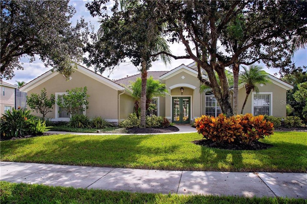 Paradise found with this elegant, casual, pristine