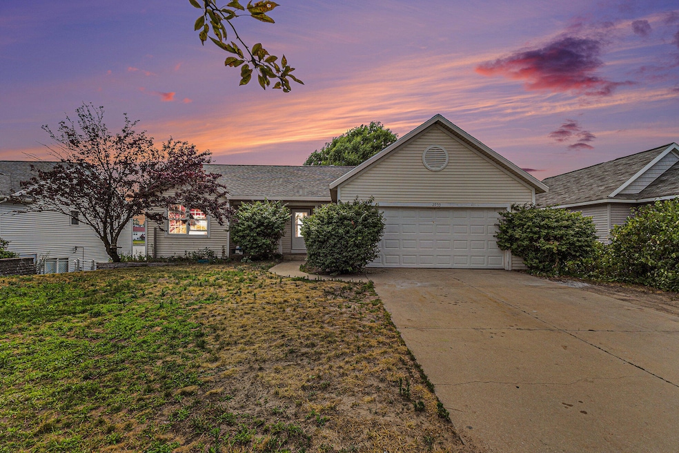 Sold $325,900 • Co-Listing Agent