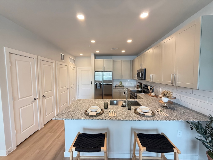 1610 Campbell Rd unit B1.361, Houston, TX 77055 - photo 1