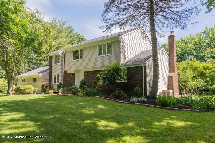 23 Rambling Brook Dr, Holmdel, NJ 07733 - photo 1